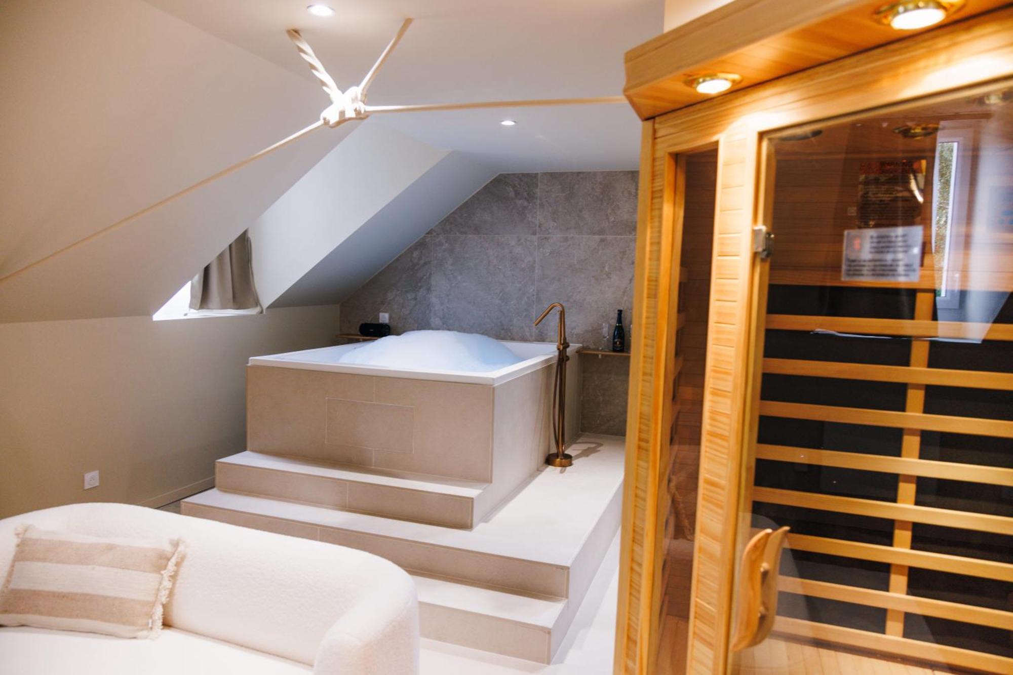 Eden Room - Luxe, Balneo & Sauna Le Mans Esterno foto