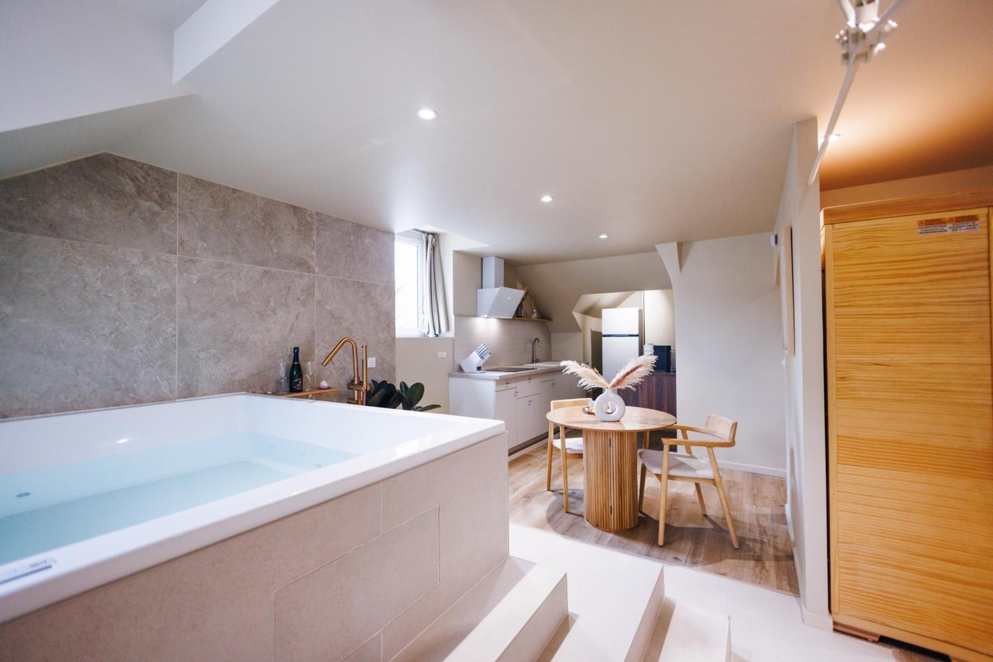 Eden Room - Luxe, Balneo & Sauna Le Mans Esterno foto