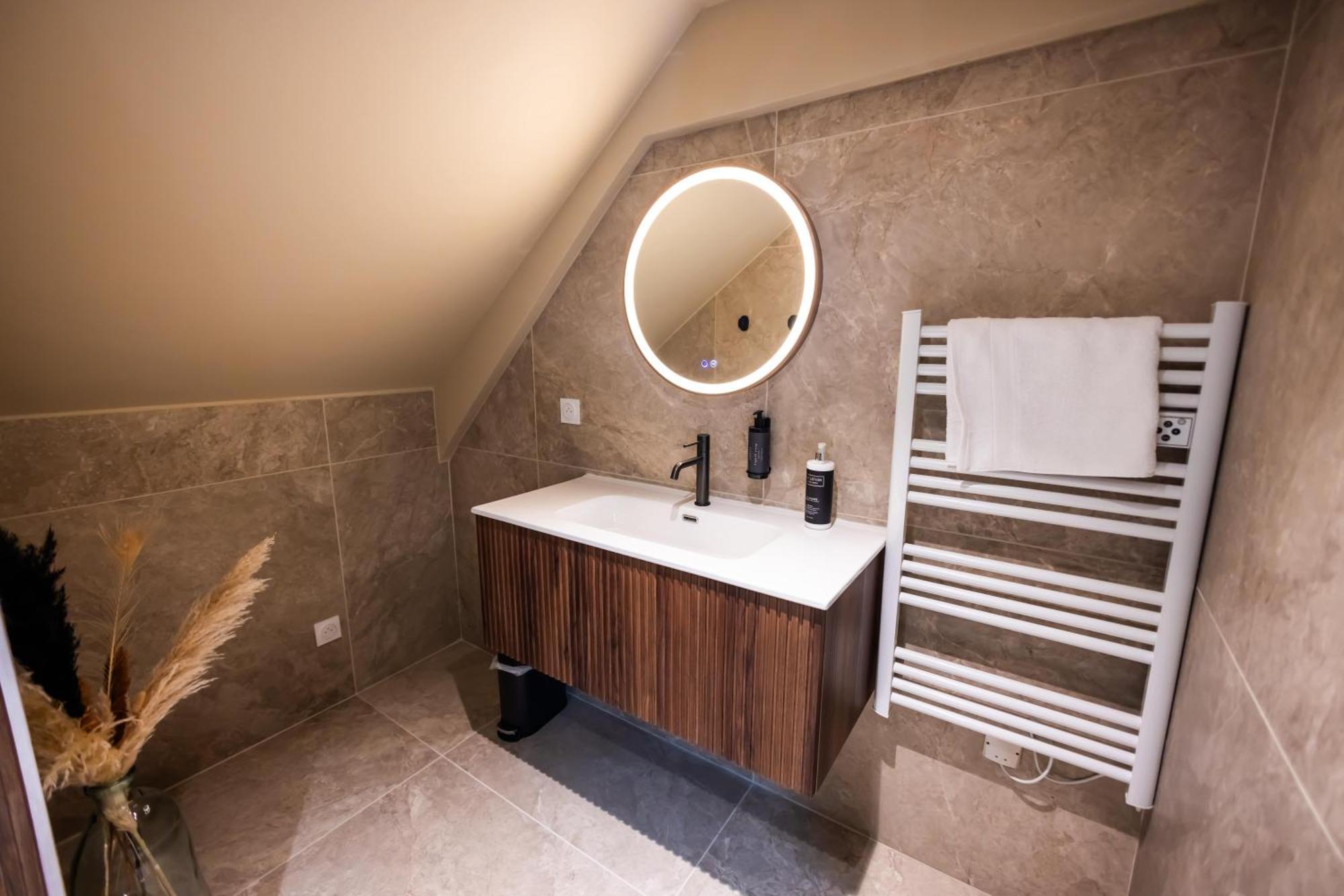 Eden Room - Luxe, Balneo & Sauna Le Mans Esterno foto
